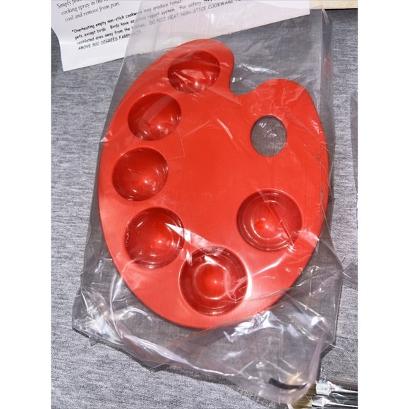 Cookeeze Holiday Baking And Decorating Kit Complete With Guide Recipe Book New - Picture 11 of 12